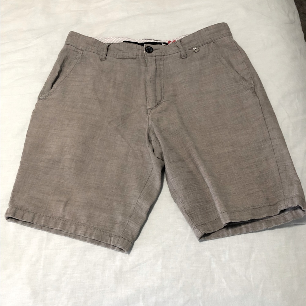 Modern amusement chino shorts